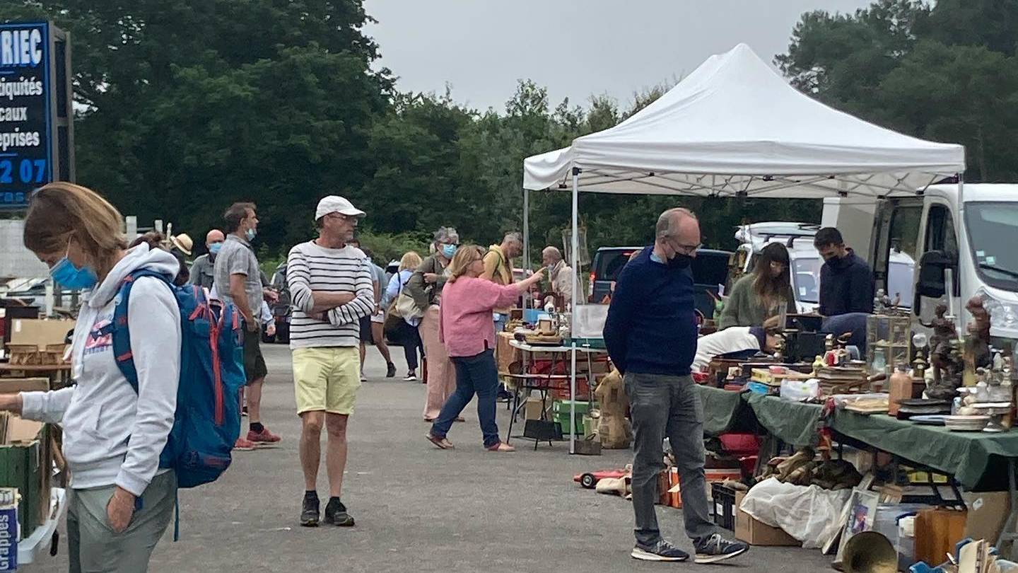 stands de brocante - Les puces de riec