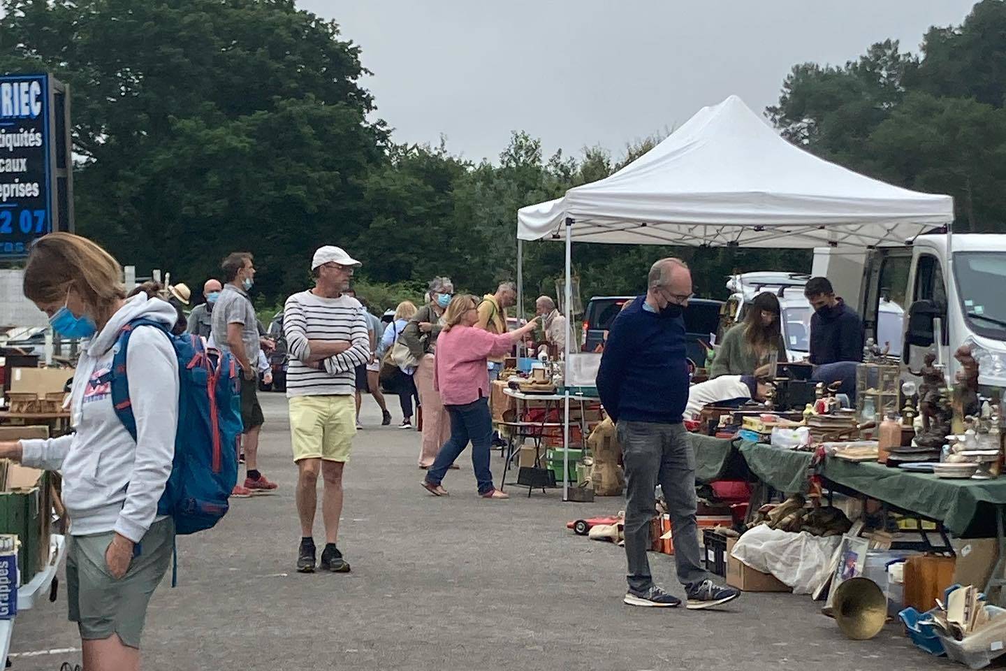 stands de brocante - Les puces de riec